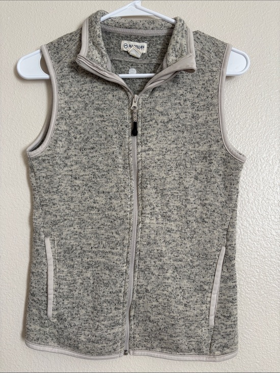 Magellan Outdoors Jackets & Blazers - Magellan Outdoors Gray Full Zip Vest Size Small